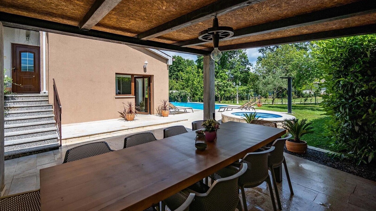 Photo of Outdoor in Ferlini