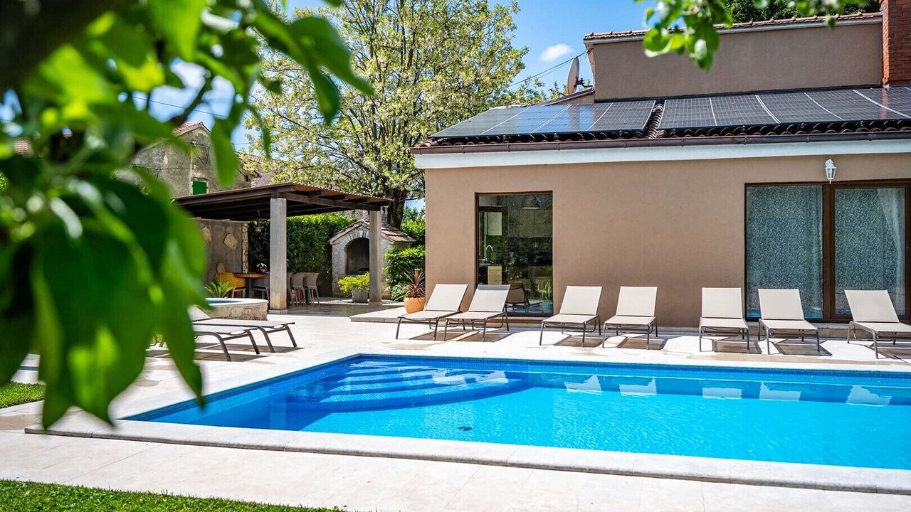 Photo of Outdoor in Ferlini