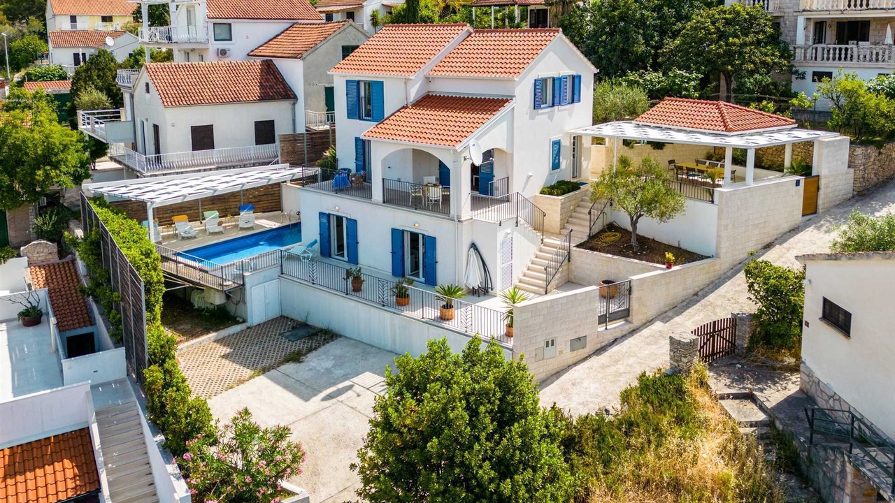 Photo of Outdoor in Cove Makarac (Milna)