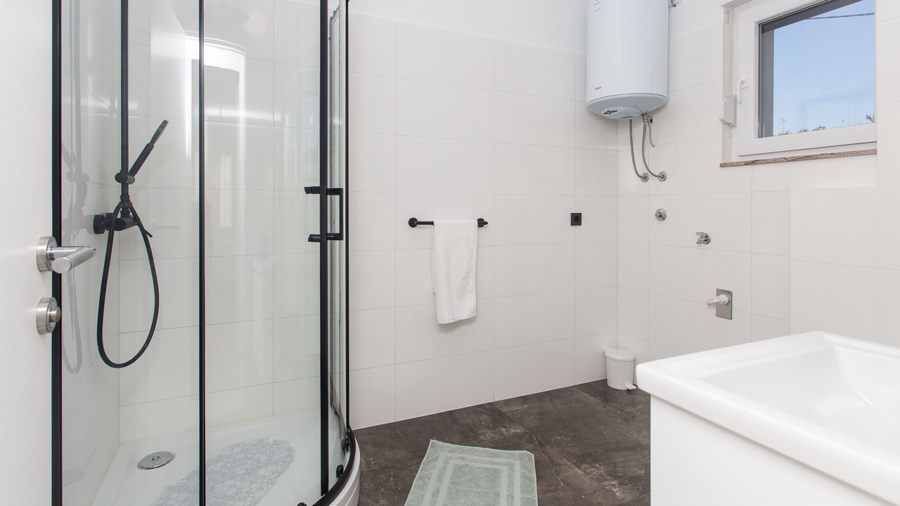 Photo of Bathroom in Srinjine