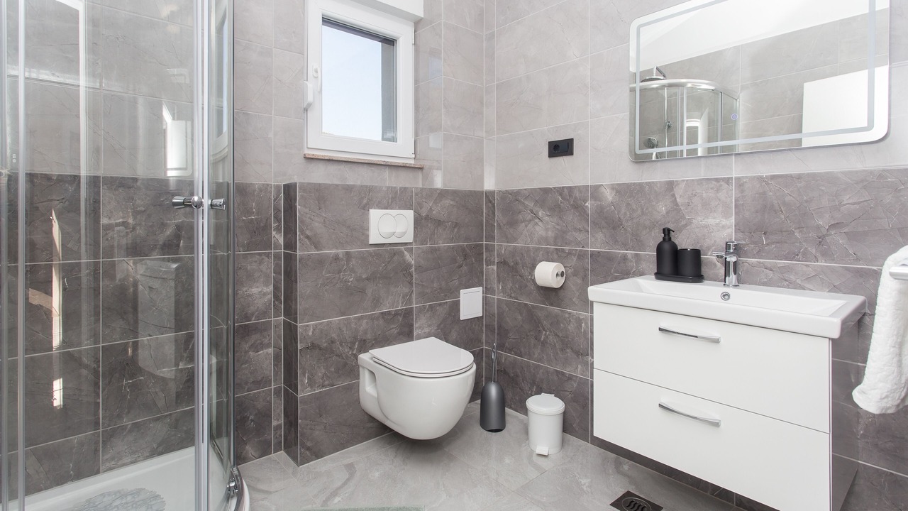 Photo of Bathroom in Srinjine