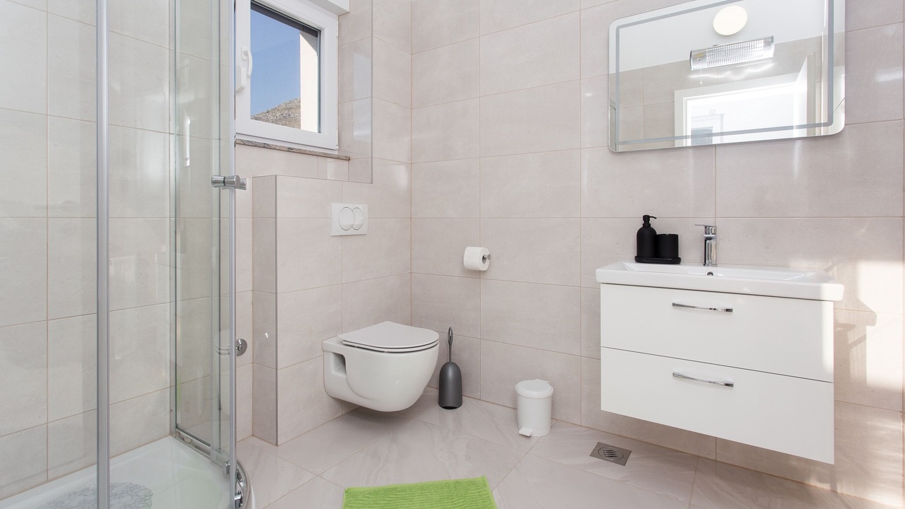 Photo of Bathroom in Srinjine