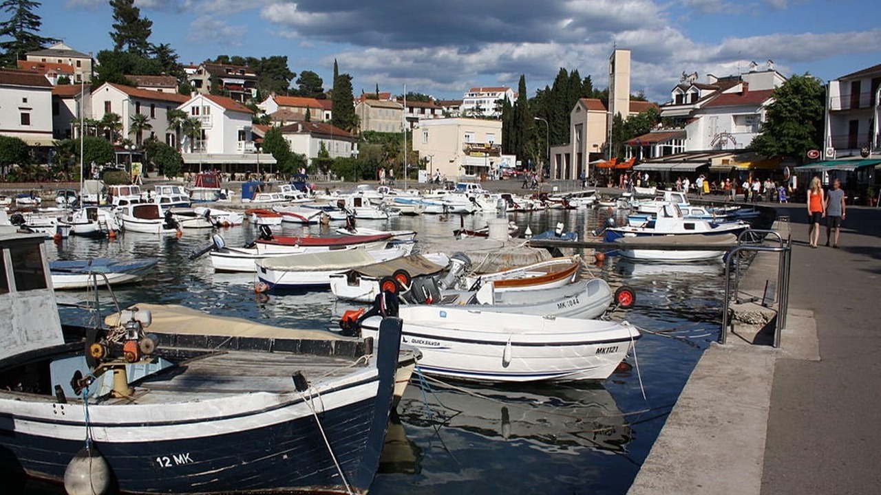 Photo of Others in Porat