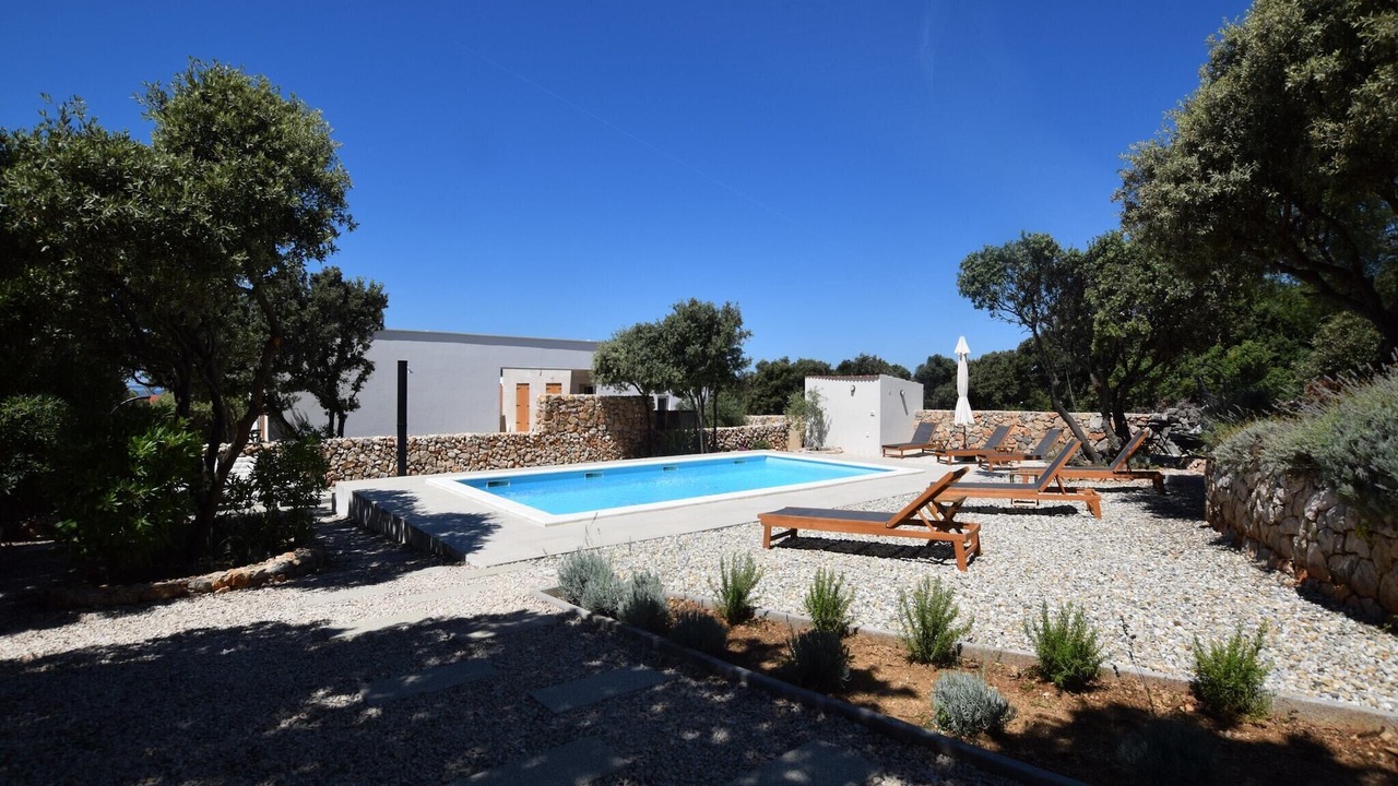 Photo of Outdoor in Mandre