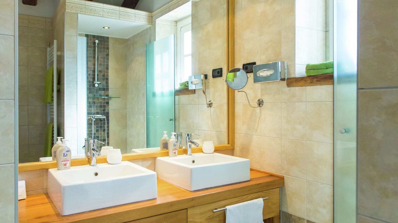 Photo of Bathroom in Banki