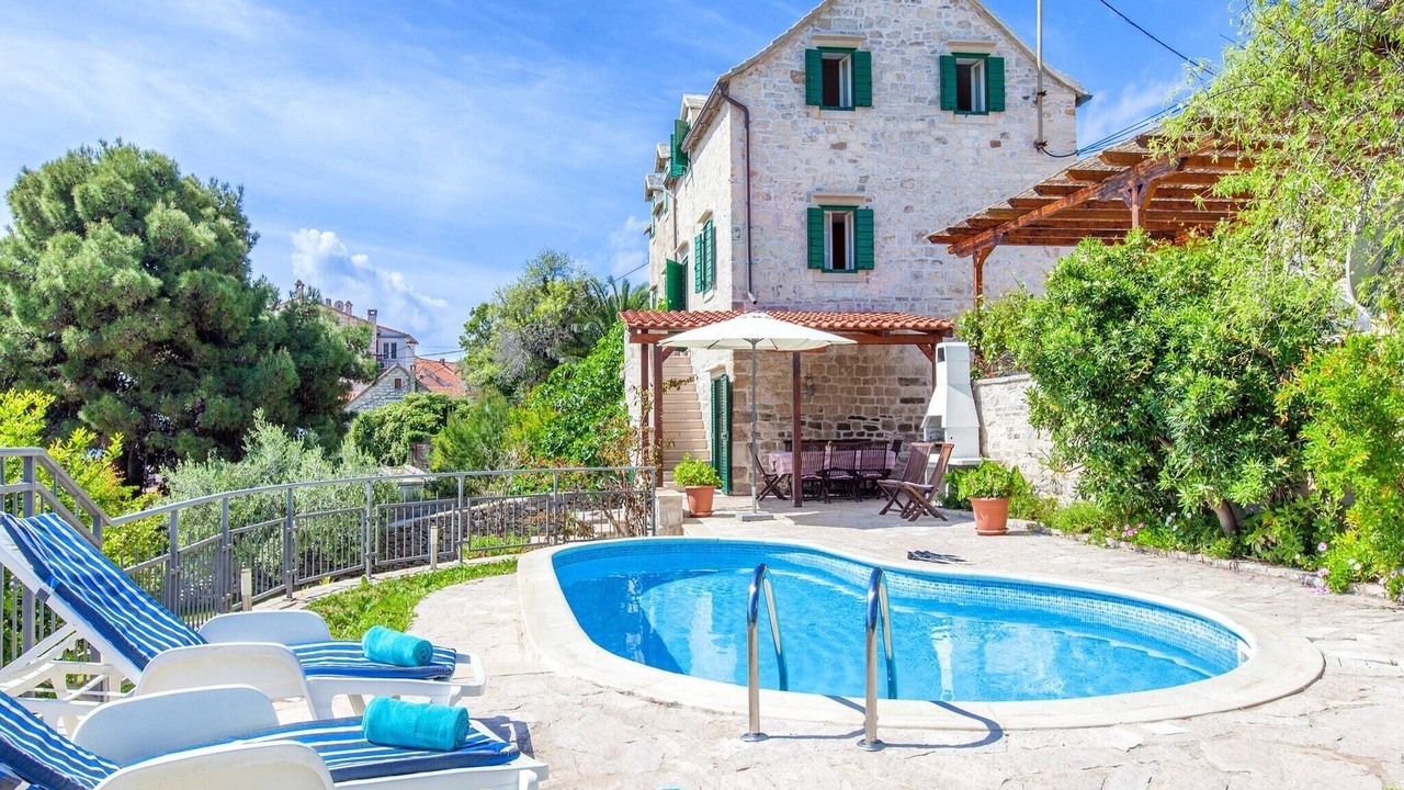 Photo of Outdoor in Sumartin