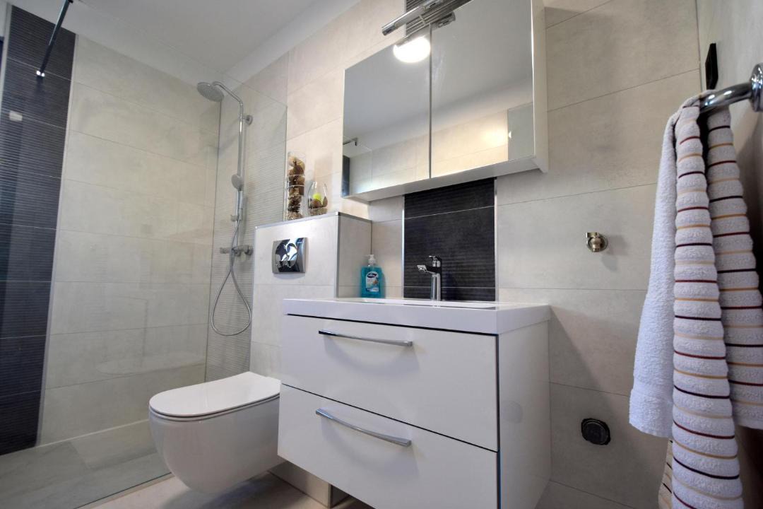 Photo of Bathroom in Porat