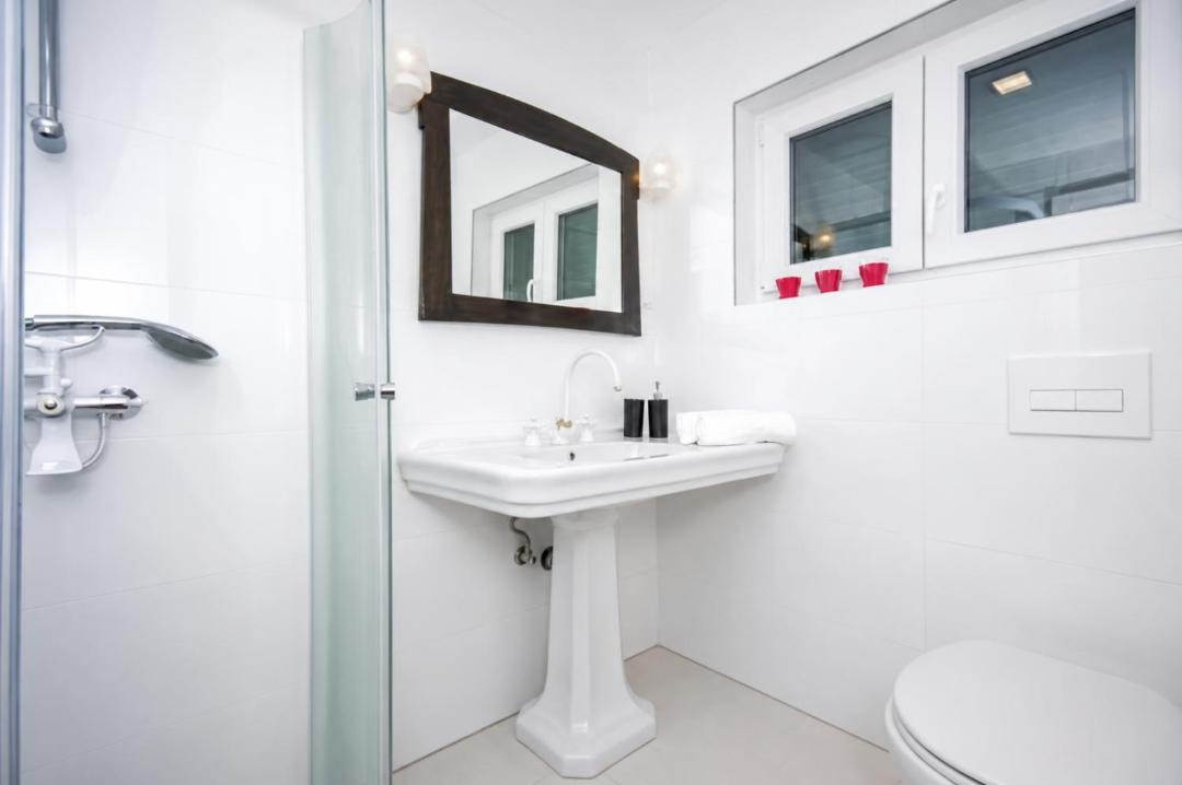Photo of Bathroom in Brela
