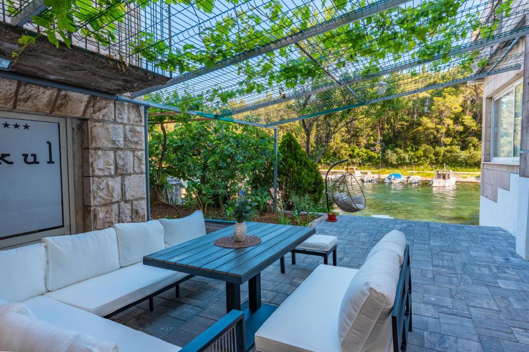 Photo of Others in Cove Tri Zala (Zrnovo)