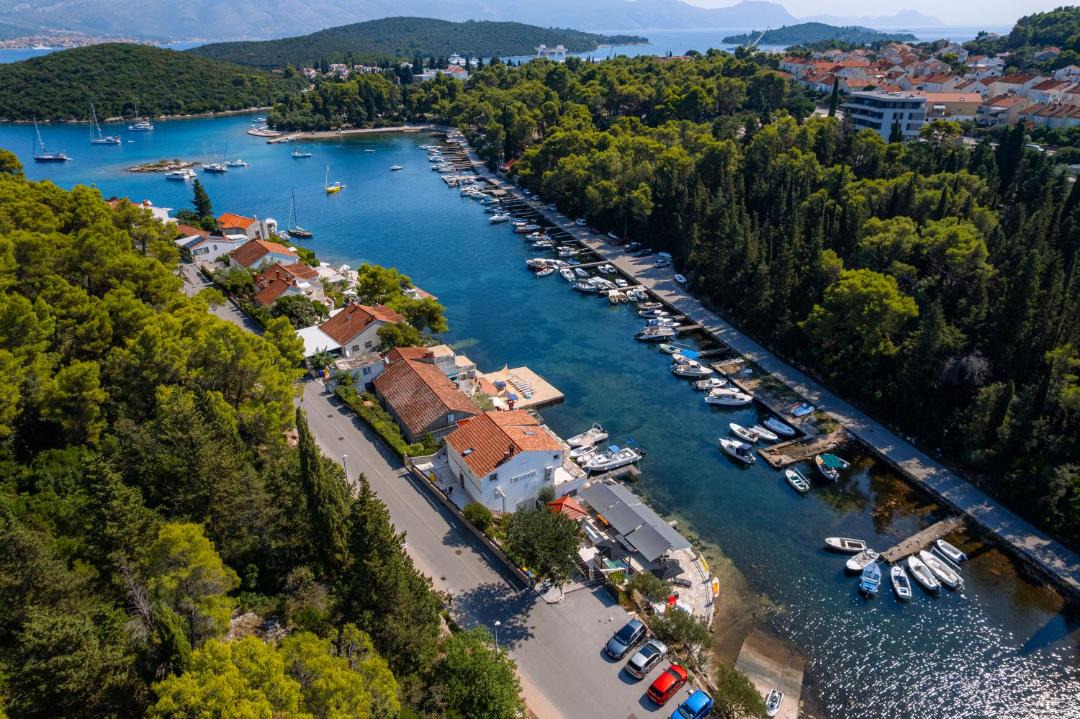 Photo of Others in Cove Tri Zala (Zrnovo)