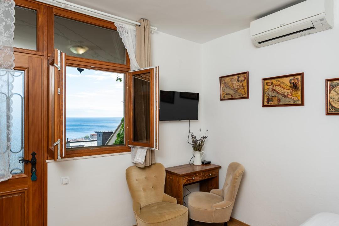 Photo of Others in Ploce