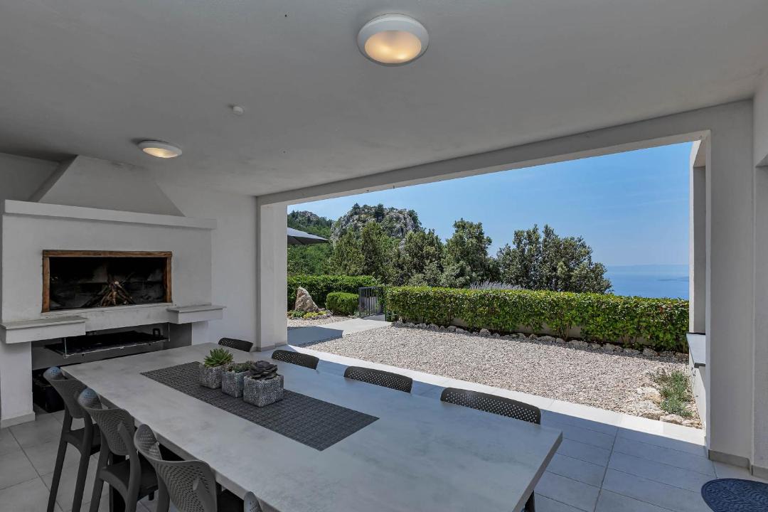 Photo of Others in Bast