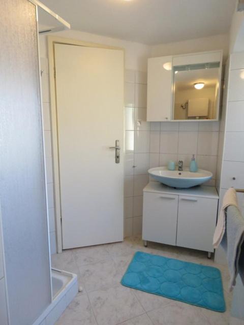 Photo of Bathroom in Topid