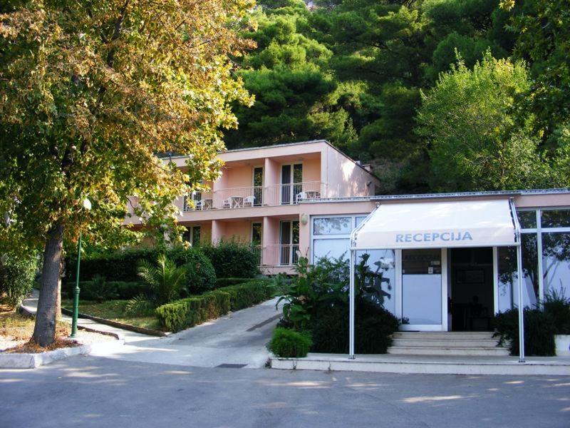 Photo of Others in Omis