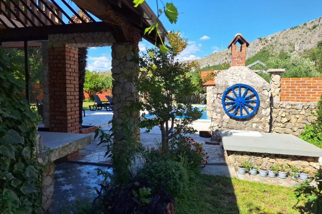 Photo of Others in Slipcici