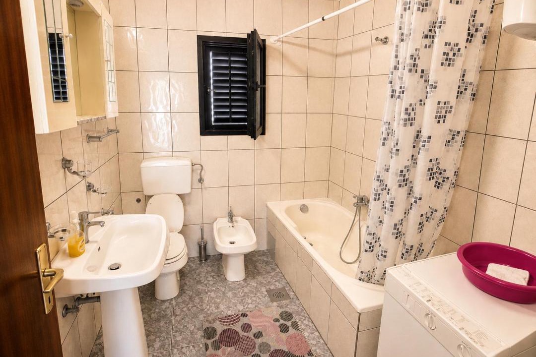 Photo of Bathroom in Karlobag