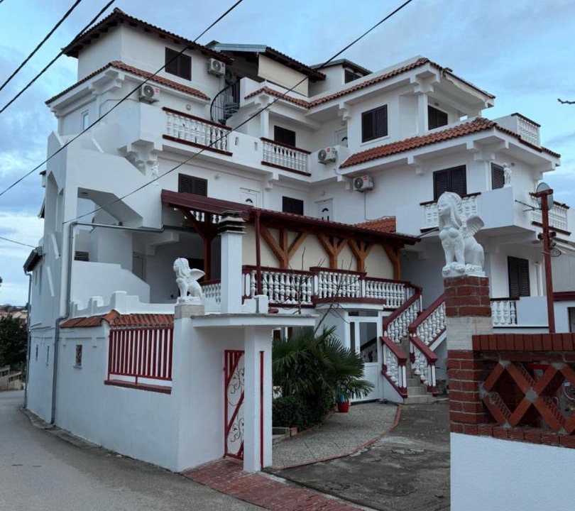 Photo of Others in Pakostane
