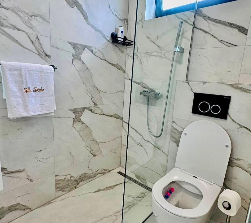 Photo of Bathroom in Trn