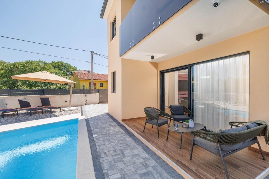Photo of Patio Balcony in Gabonjin