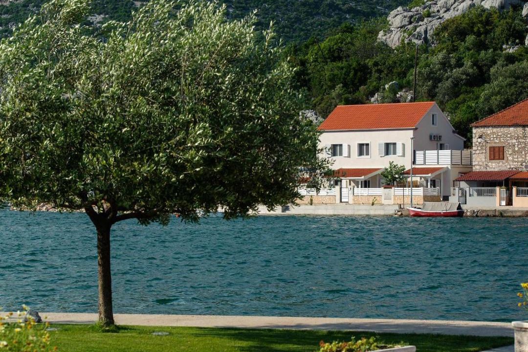 Photo of Others in Ploce
