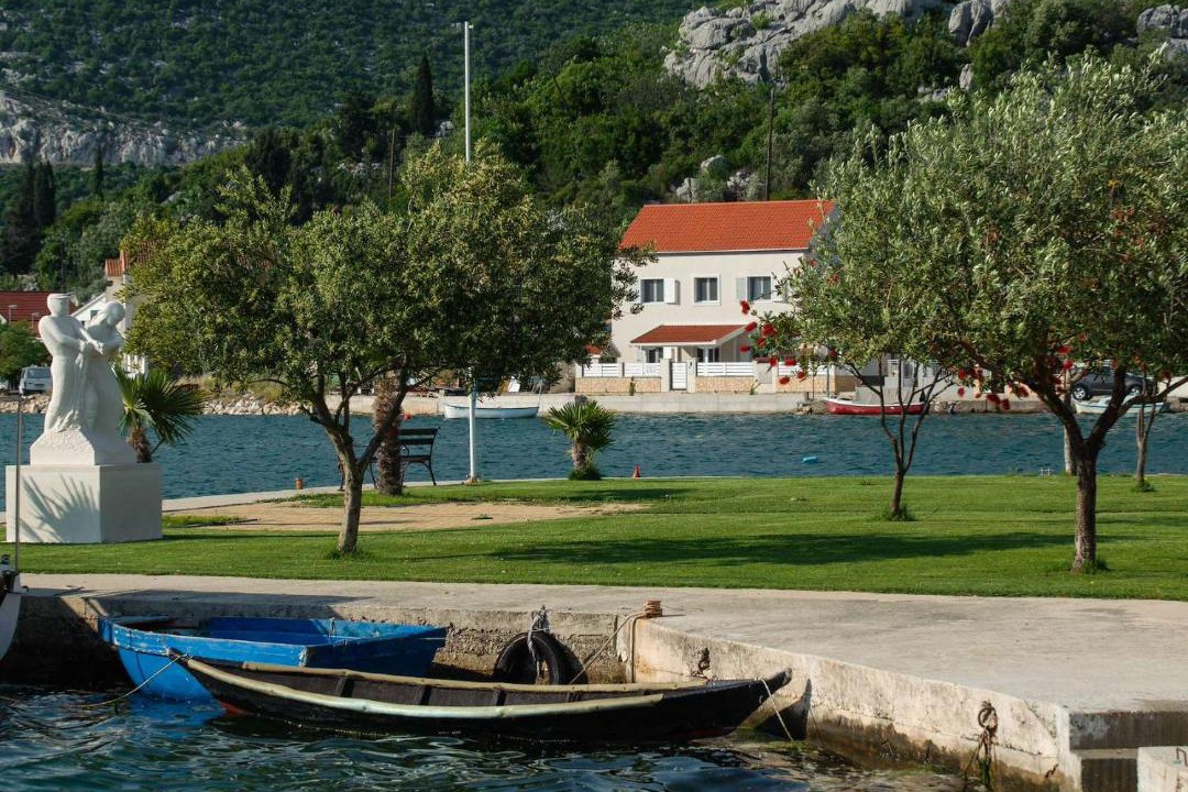 Photo of Others in Ploce