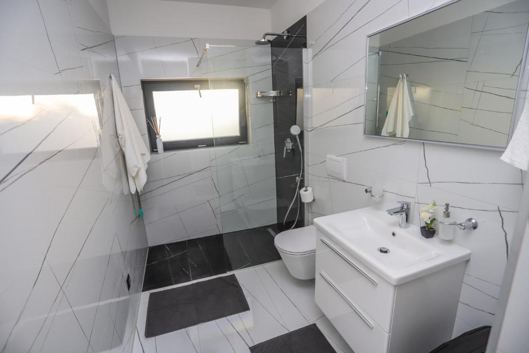 Photo of Bathroom in Mali Maj