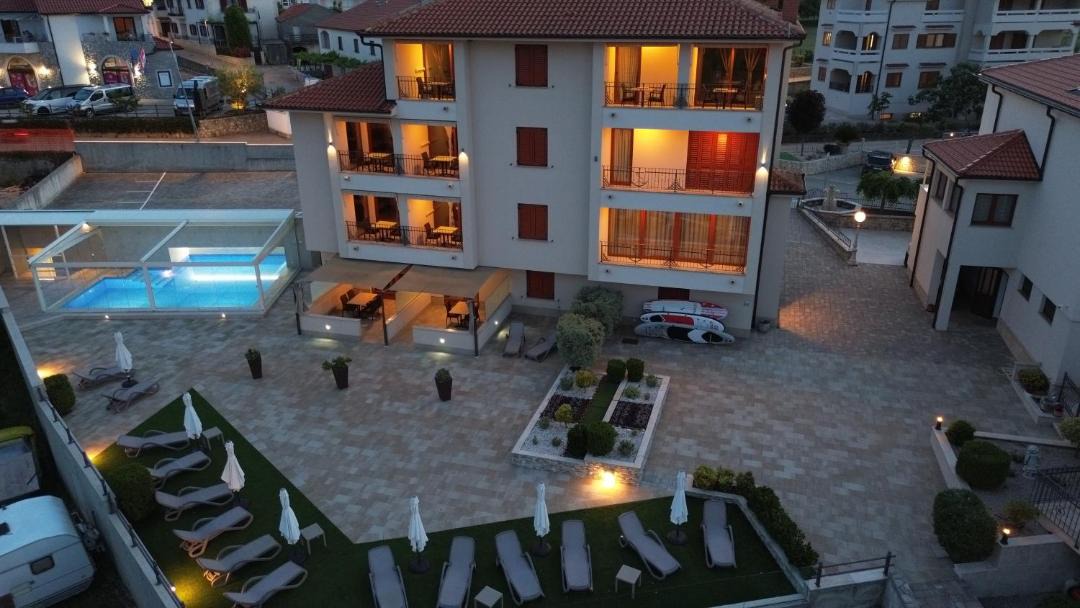 Photo of Others in Porat