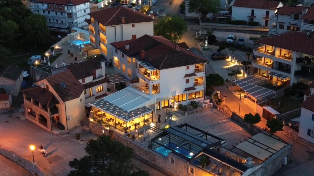 Photo of Others in Porat