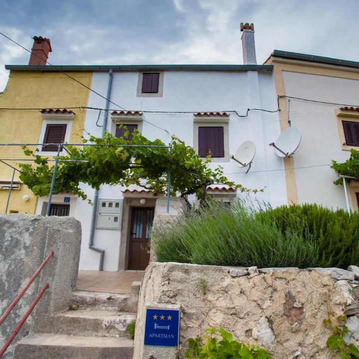 Photo of Others in Cres