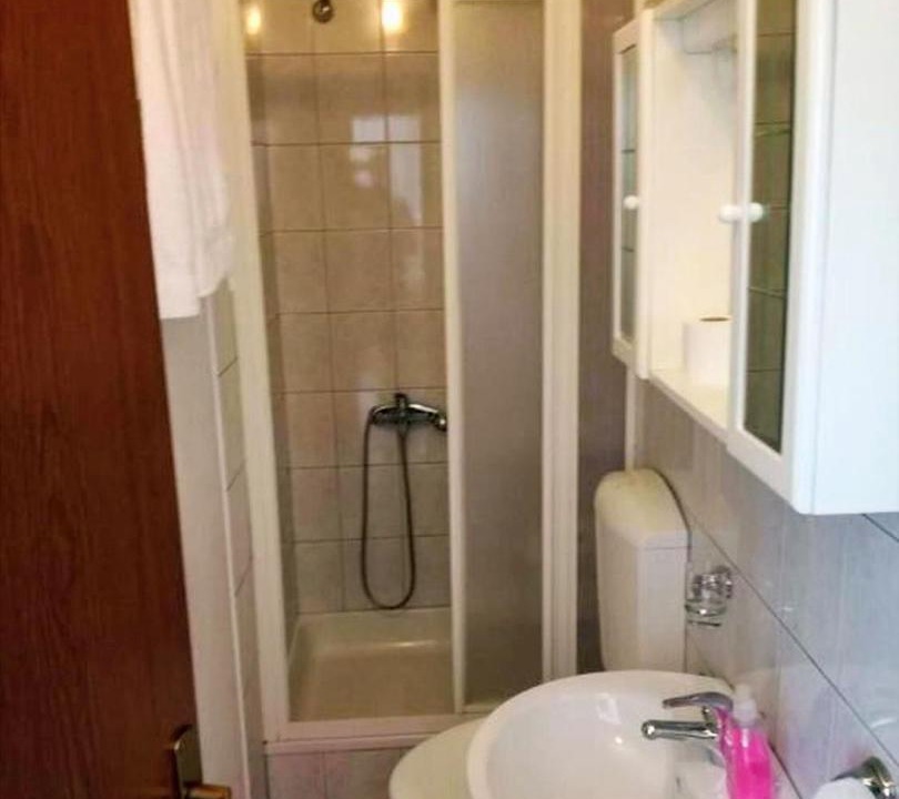 Photo of Bathroom in Vratarusa