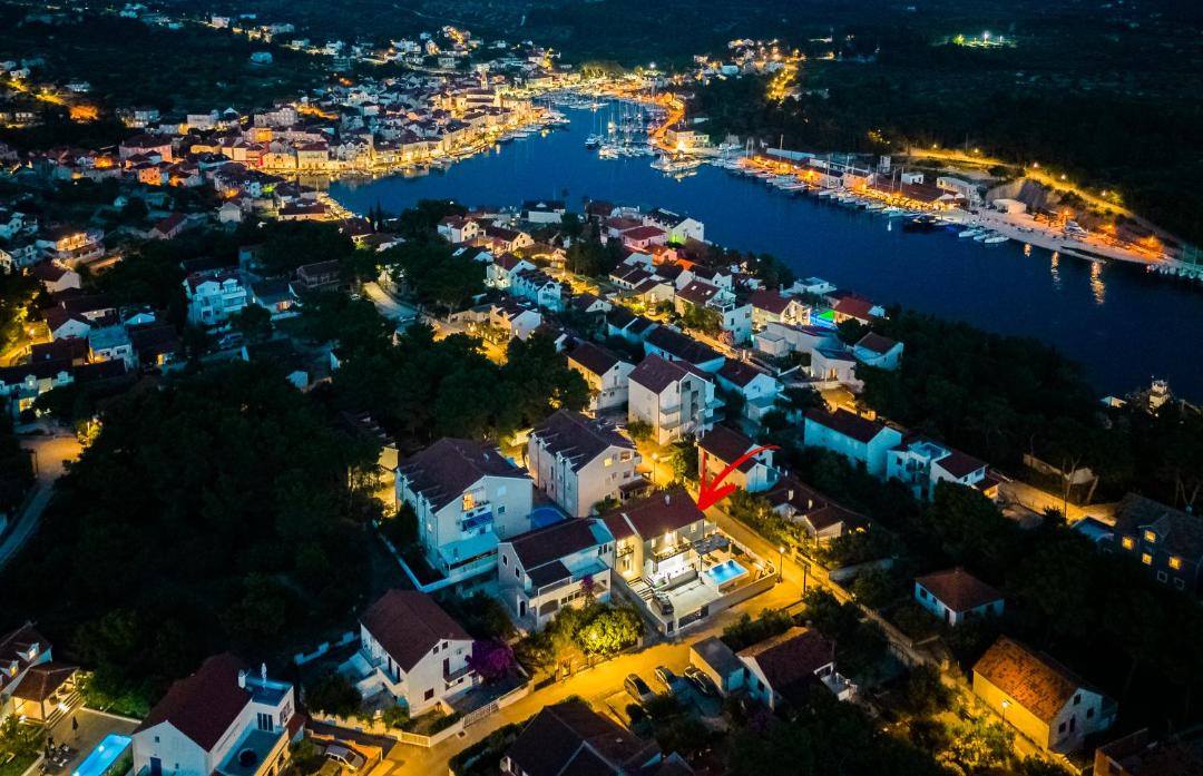 Photo of Others in Cove Makarac (Milna)