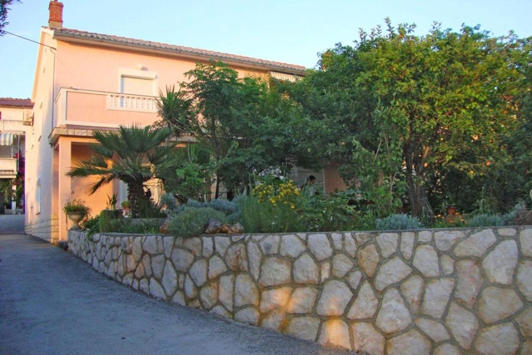 Photo of Others in Mundanije