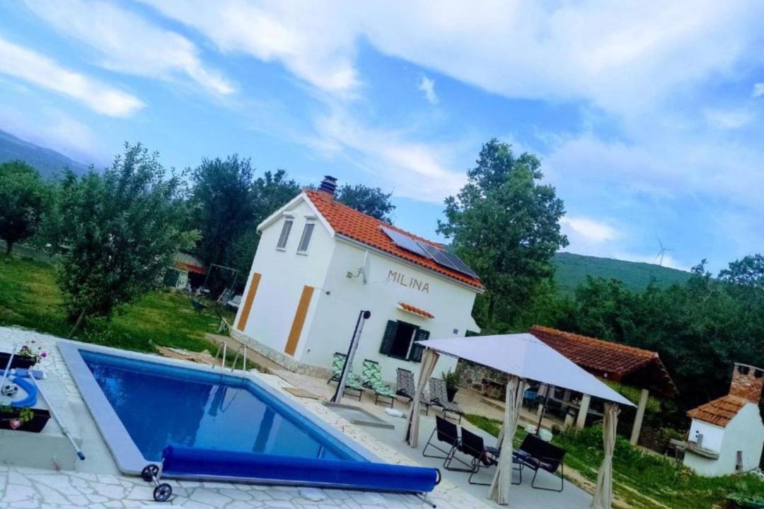 Photo of Others in Velic