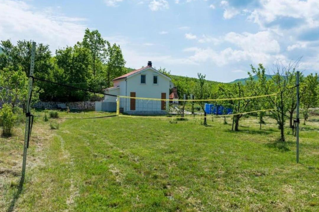 Photo of Others in Velic