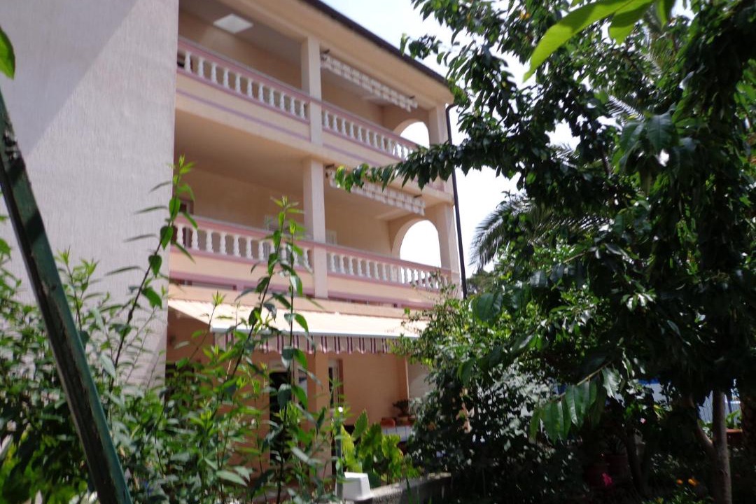 Photo of Others in Mundanije
