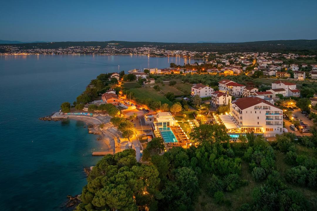 Photo of Others in Porat