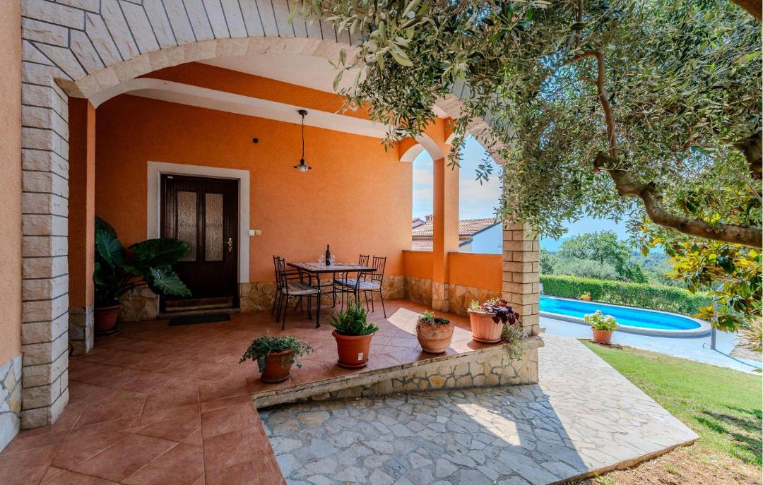 Photo of Patio Balcony in Koromani