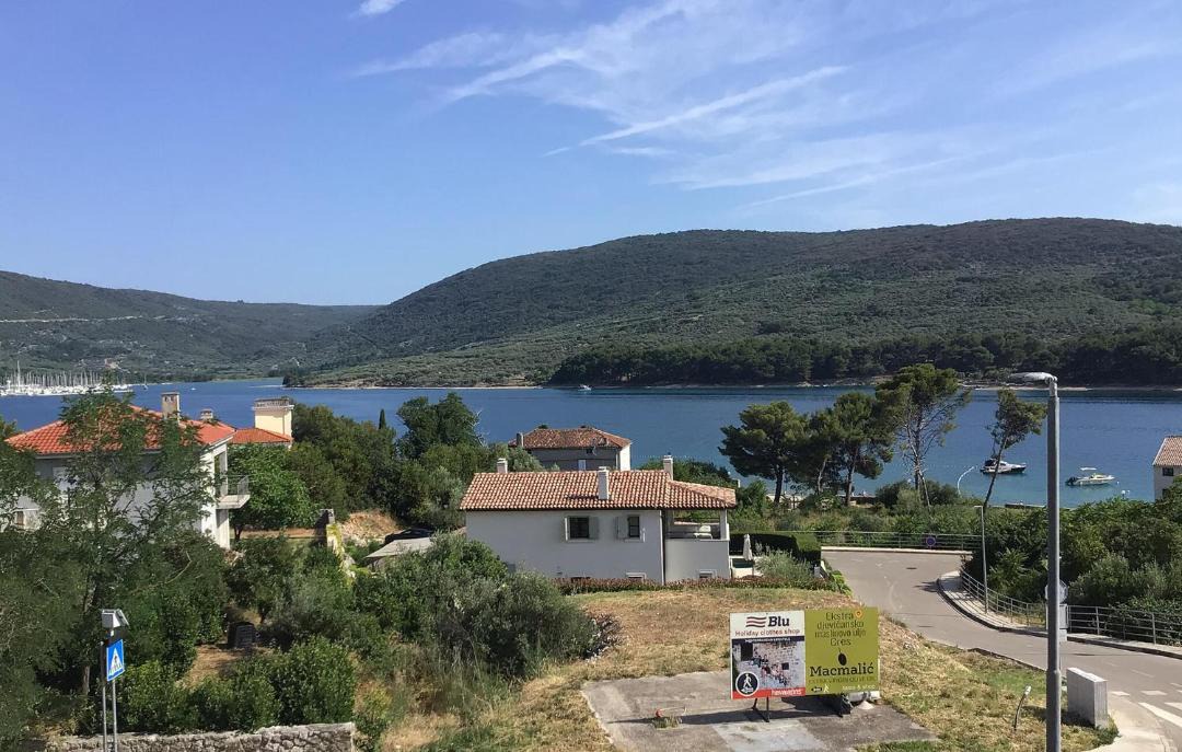 Photo of Others in Cres
