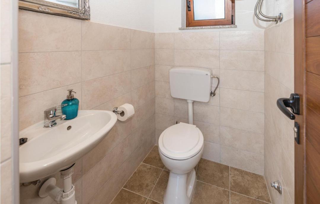 Photo of Bathroom in Tinj