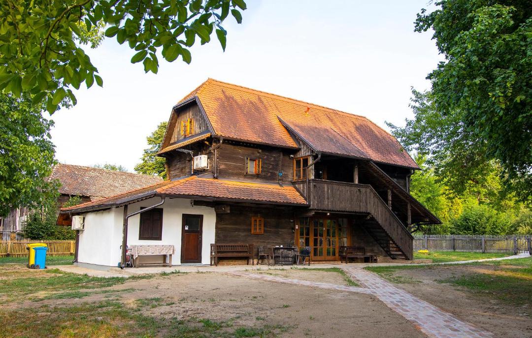 Photo of Others in Sisak