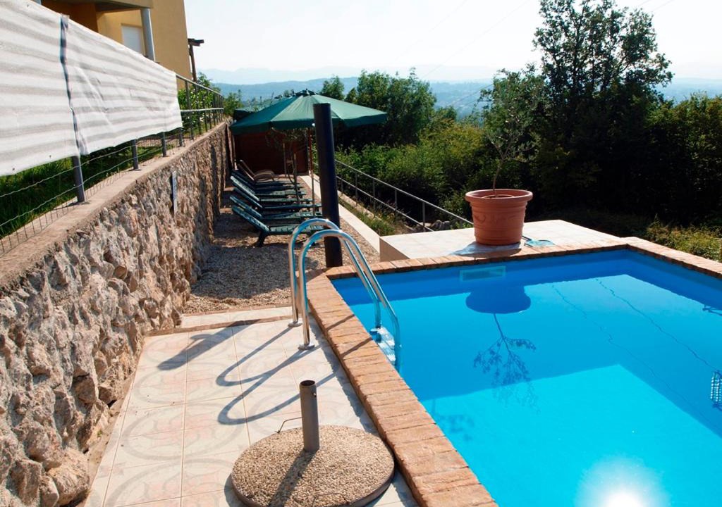 Photo of Patio Balcony in Mihotici
