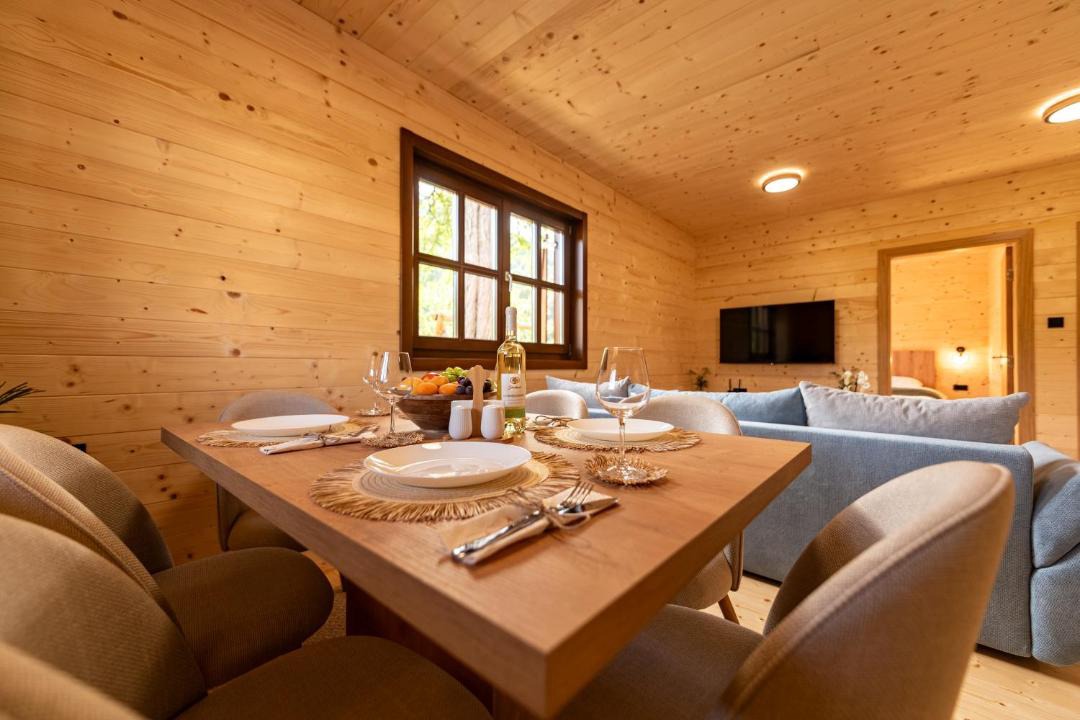 Photo of Others in Seliste