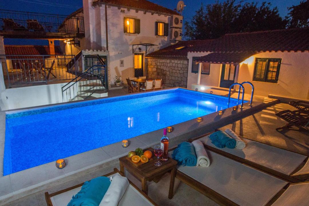 Photo of Others in Ploce