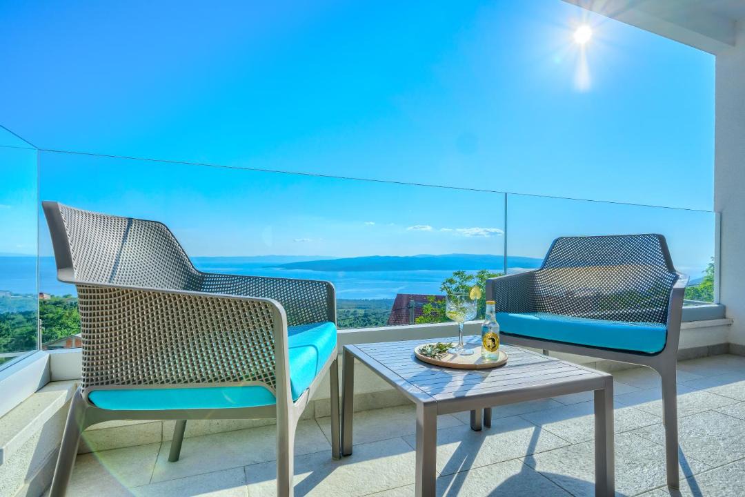 Photo of Patio Balcony in Bast