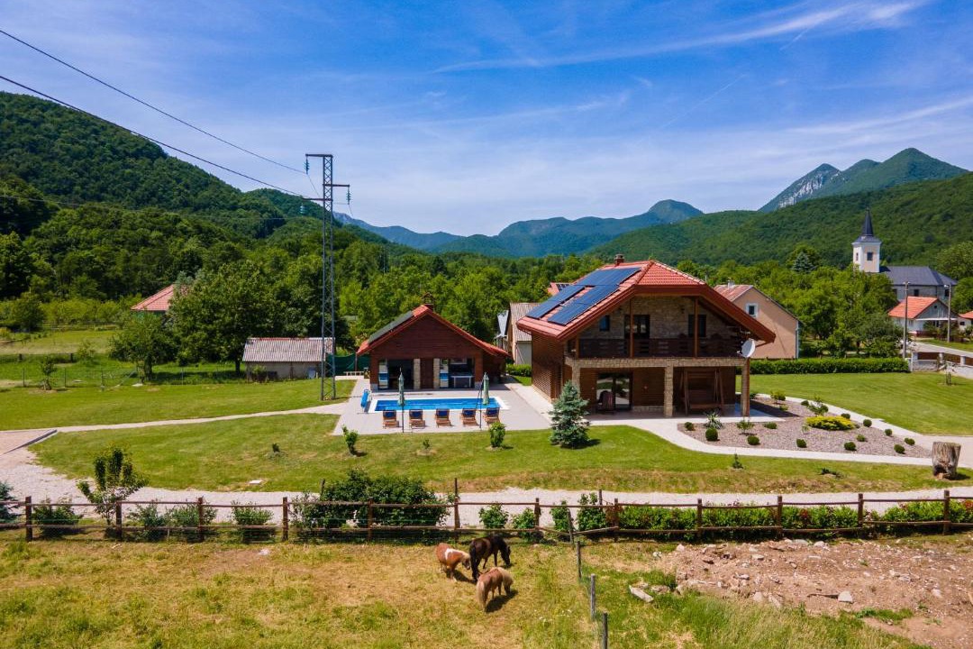 Photo of Others in Brusane
