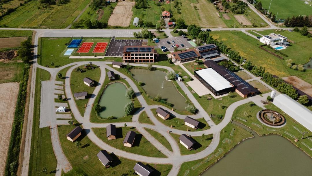 Photo of Buildings in Garcin