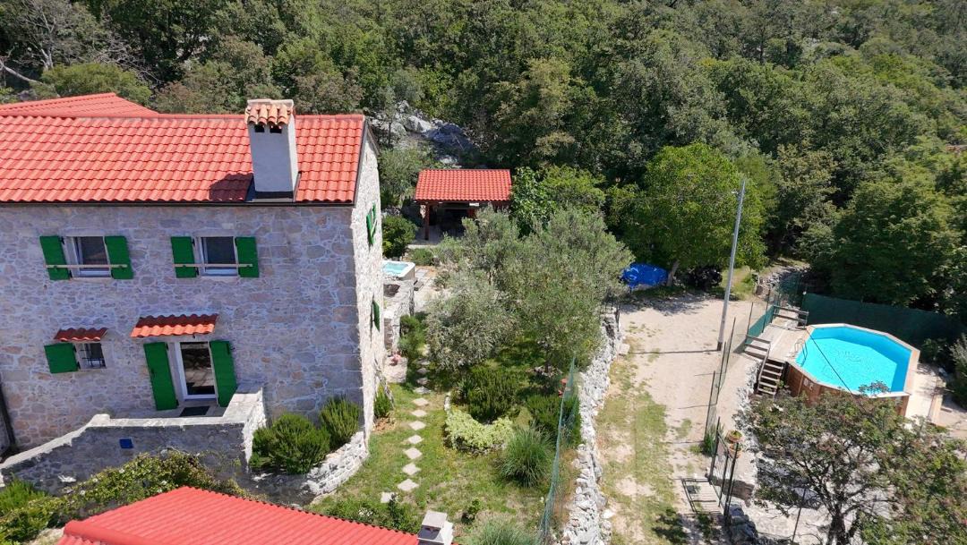 Photo of Others in Cres