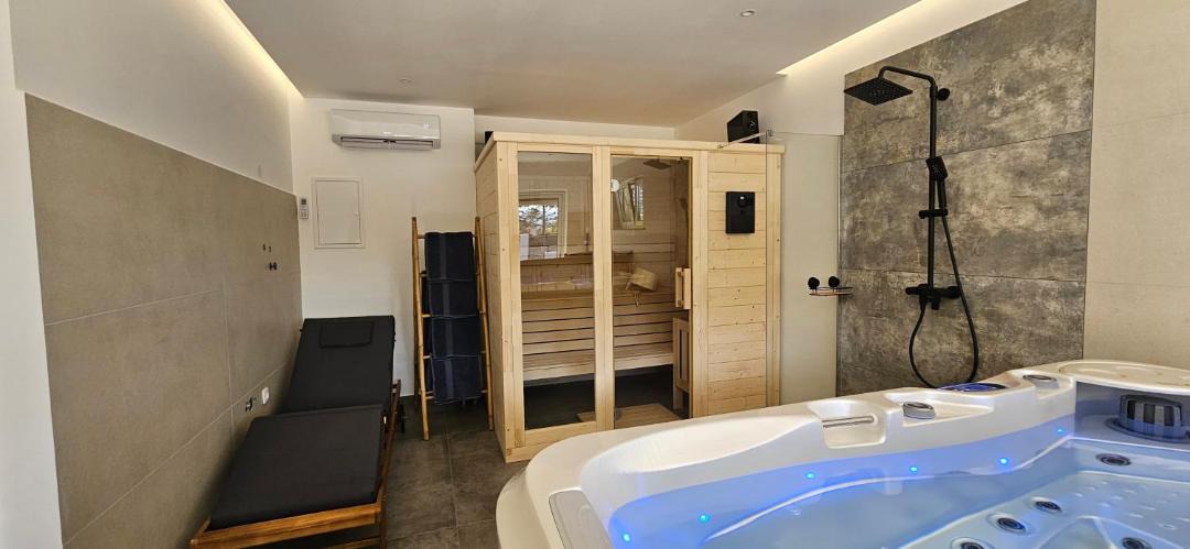 Photo of Bathroom in Sarsoni