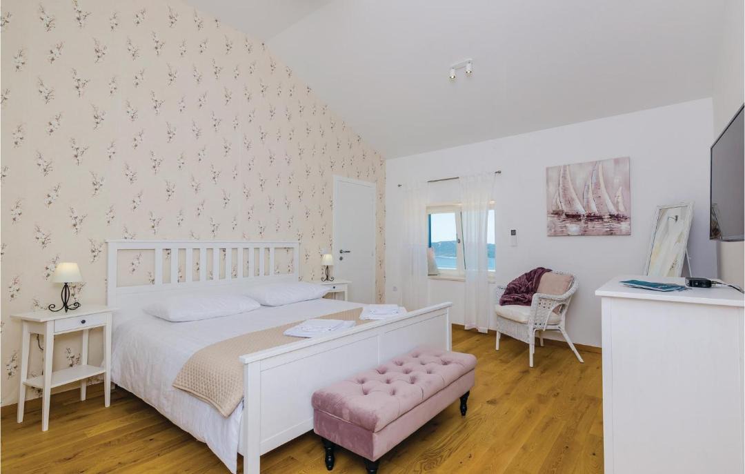 Photo of Bedroom in Brsecine