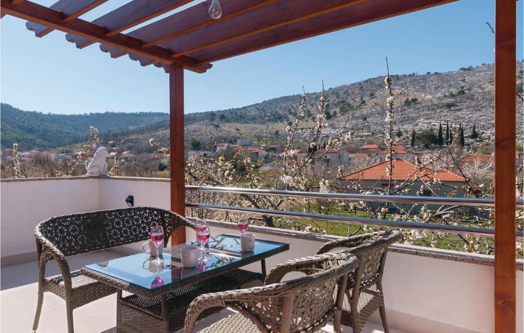 Photo of Patio Balcony in Srinjine